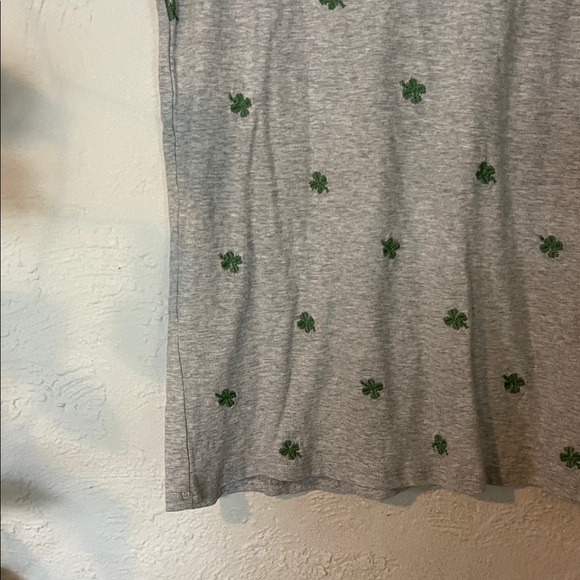 Lucky Brand Gray T-Shirt with Green Clover Pattern - Picture 2 of 5